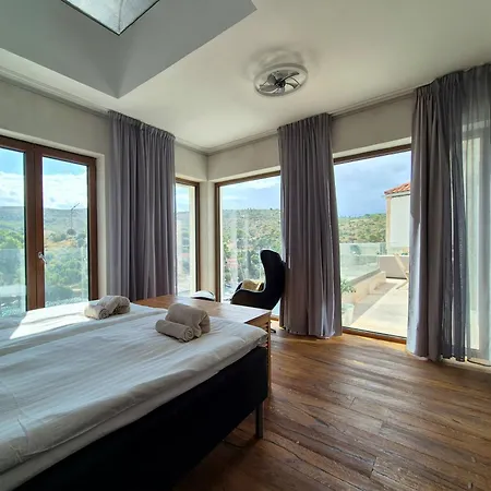 Oliven Penthouse Sutivan