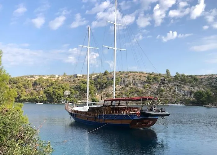 Oliven Penthouse Sutivan
